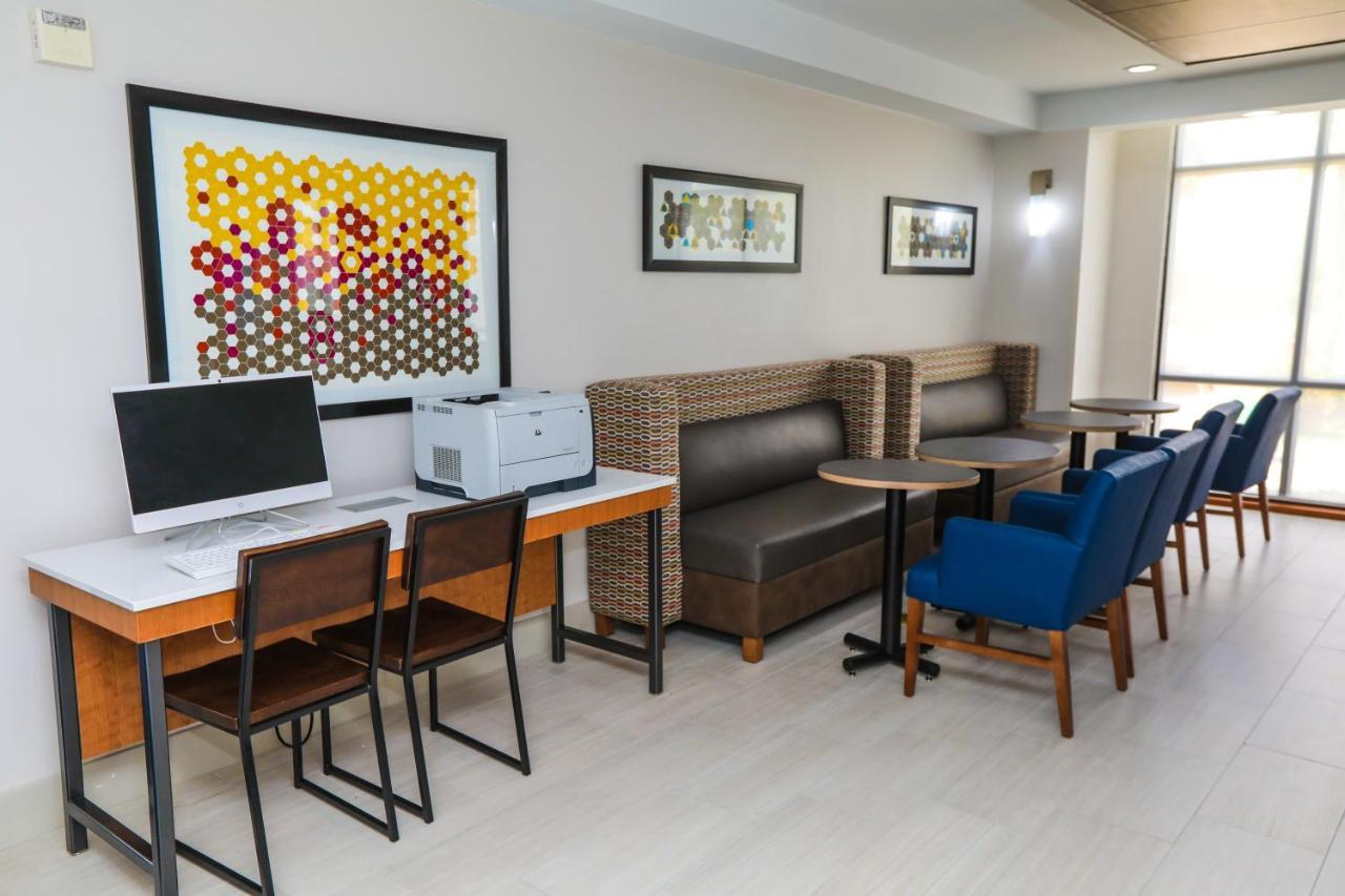 Hotel Express I-35 By Ihg 3*