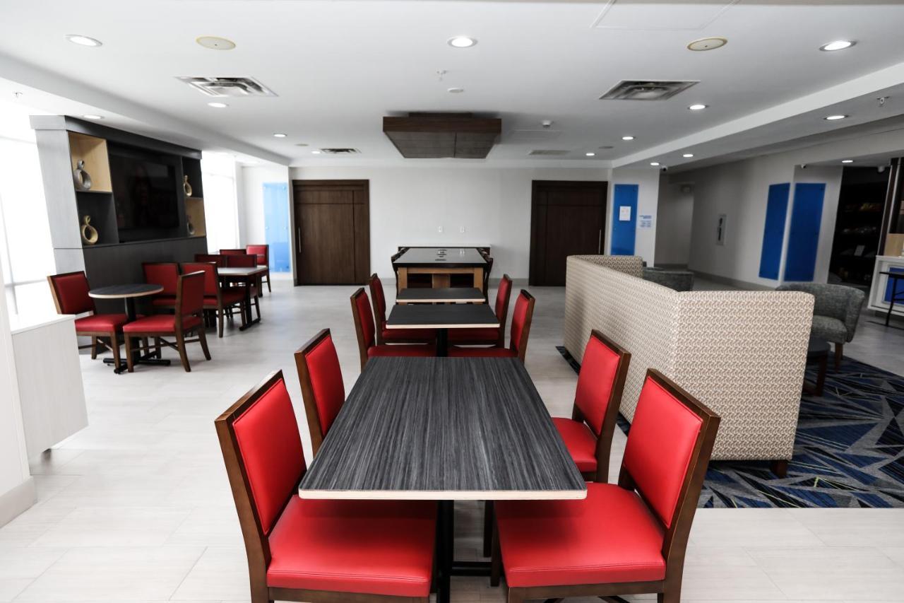 Hotel Express I-35 By Ihg 3*