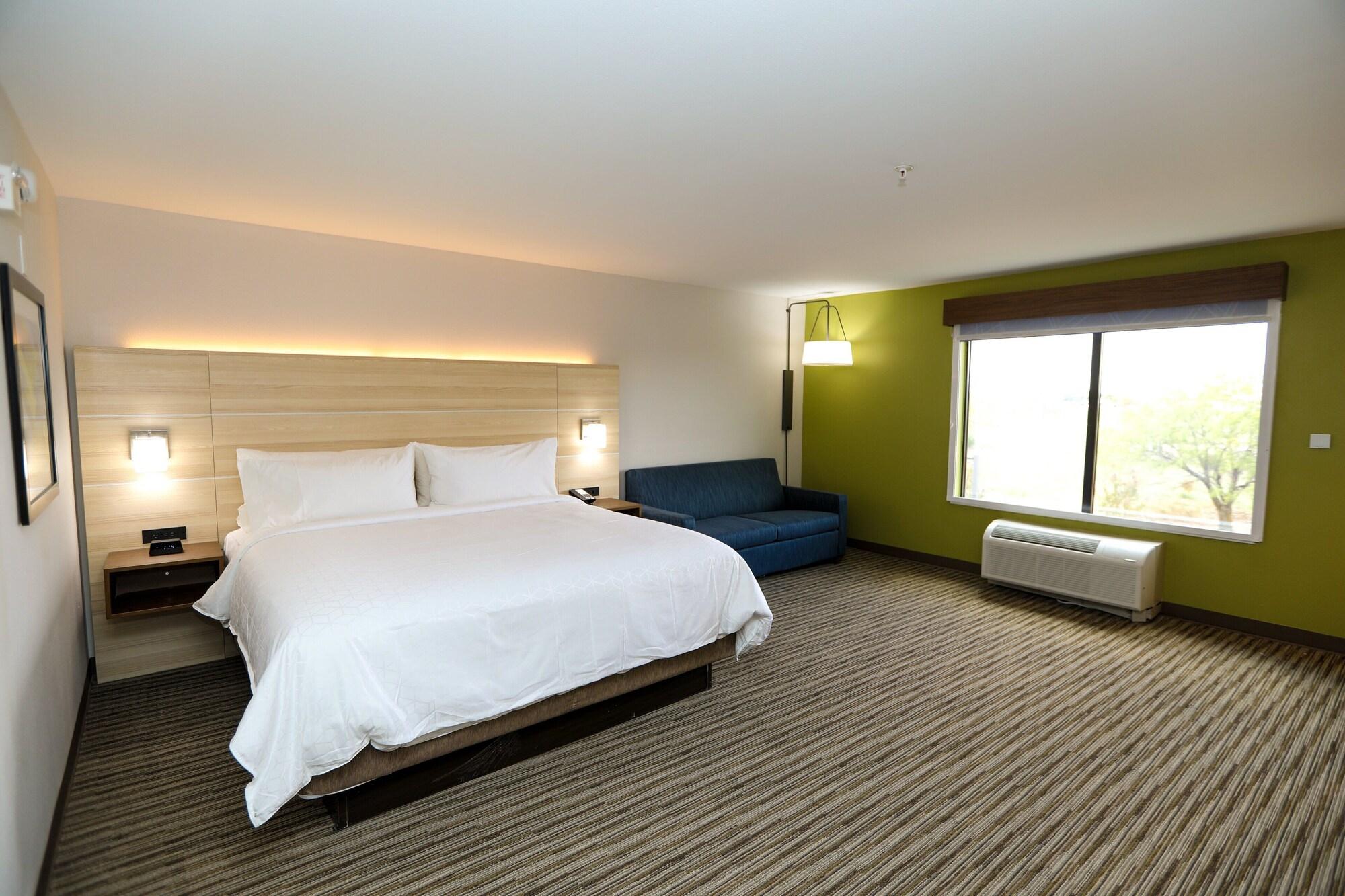 Holiday Express I-35 By Ihg Hotel